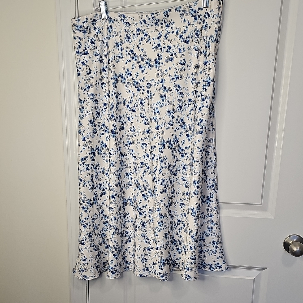 CeCe A-Line Skirt with Blue Floral on White Size